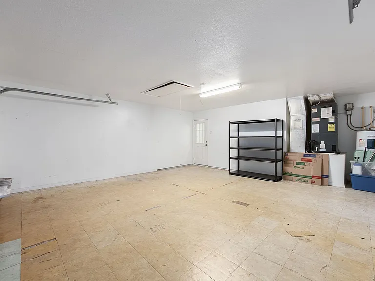 7860 SW 204th Ave — Photo 37