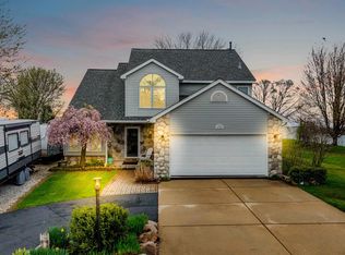 37330 Lakeshore Dr, Harrison Township, MI 48045