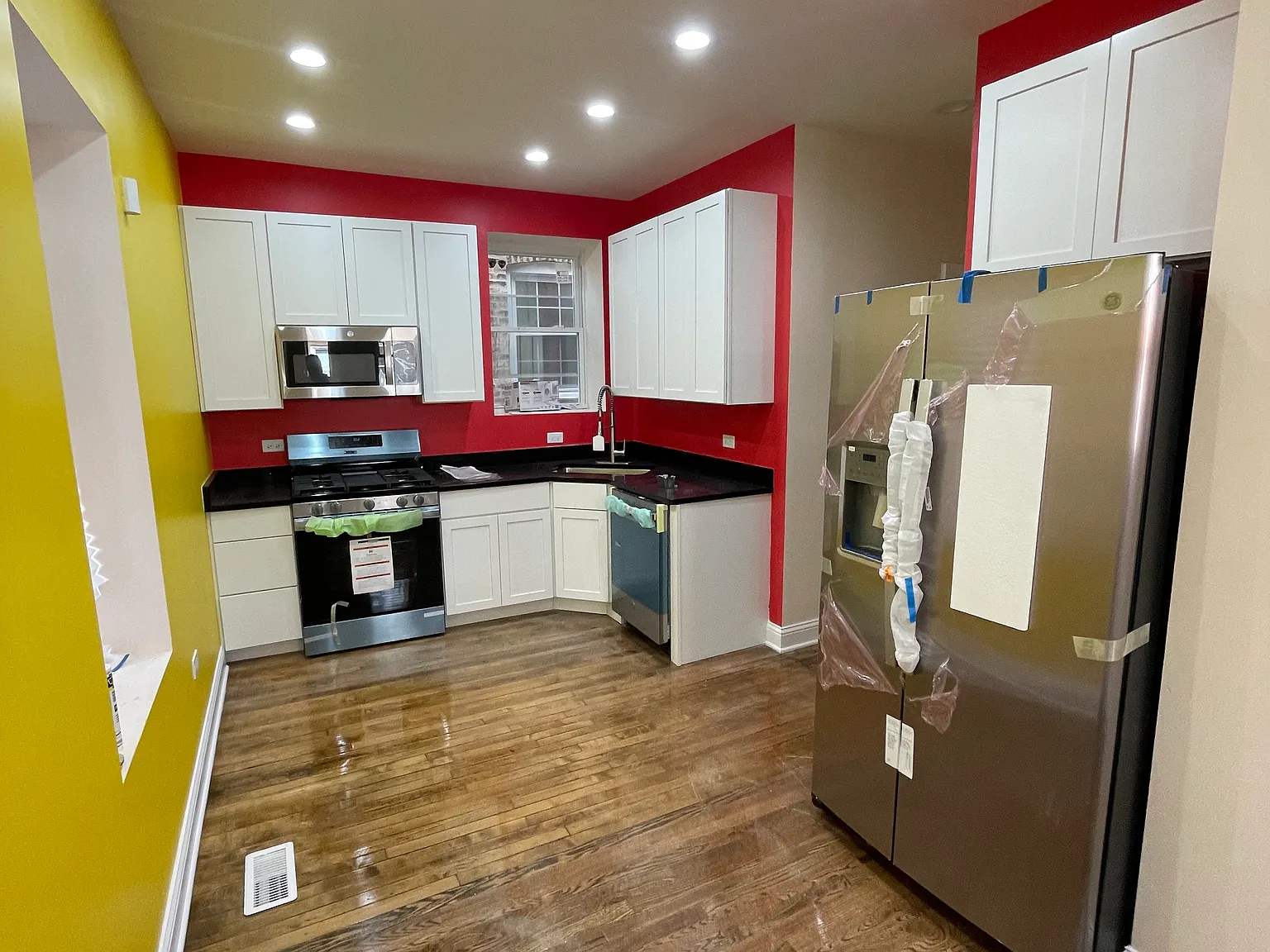 3 bed, 1400 sqft, $1,885 — Photo 2