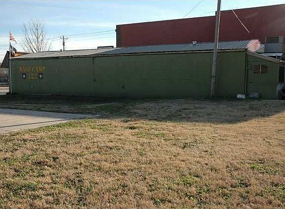 2nd image of 132 S Cedar Ave