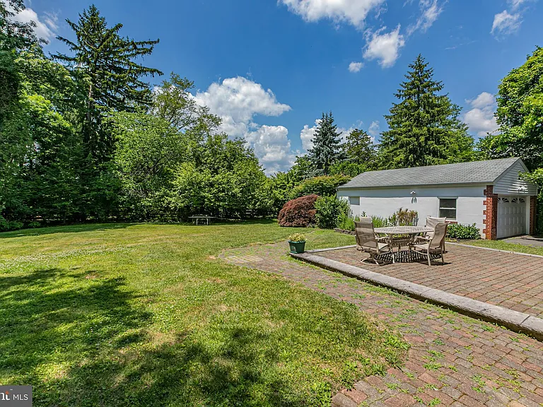 254 Jefferson Rd — Photo 40