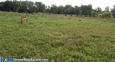 2nd image of 928 Park Dr