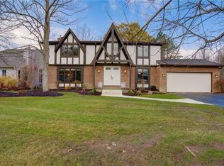 294 Glen Oak Dr, East Amherst, NY 14051