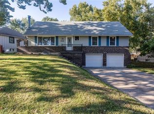 508 SW Elwood Dr, Lees Summit, MO 64081