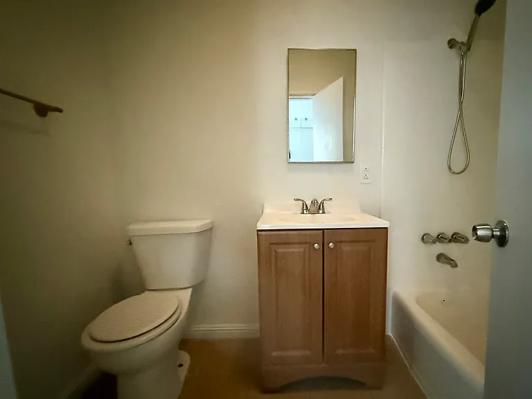 1805 W 83rd St #4 — Photo 7