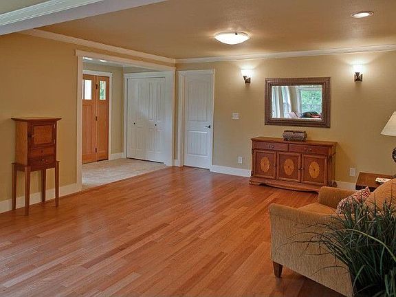 From the moment you walk in the door you will enjoy the attention to detail with quarter sawn cherry