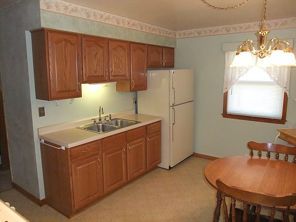 5th image of 924 W Plainfield Ave