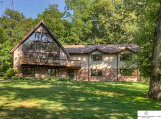 1595 Daley Ln, Omaha, NE 68122