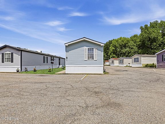 2nd image of 48 Pine Creek Village