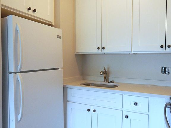 4th image of 28 Wollaston Ave #23