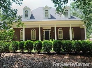 127 Woodchase Dr, Lagrange, GA 30240