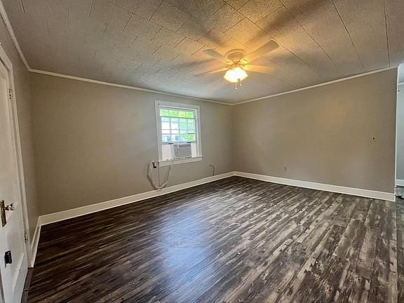 4th image of 212 Westwood Dr APT 5