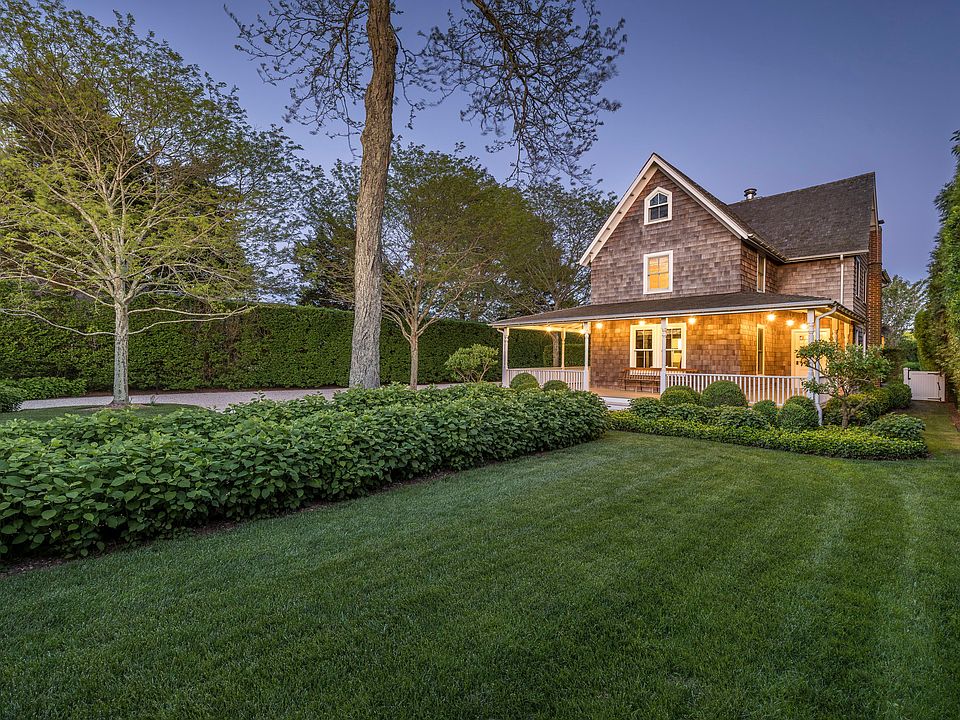 1st image of 6 Wainscott Main St