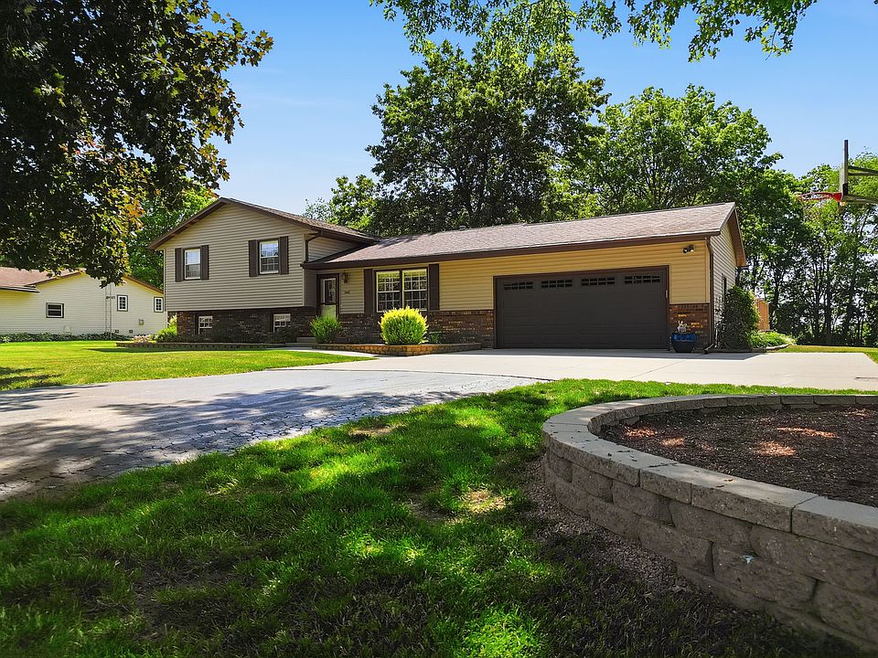 1st image of 1665 Hill Dr
