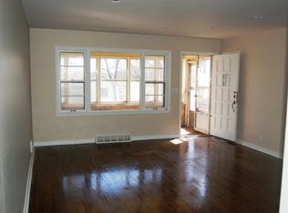 2808 S 40th St, Omaha, NE 68105