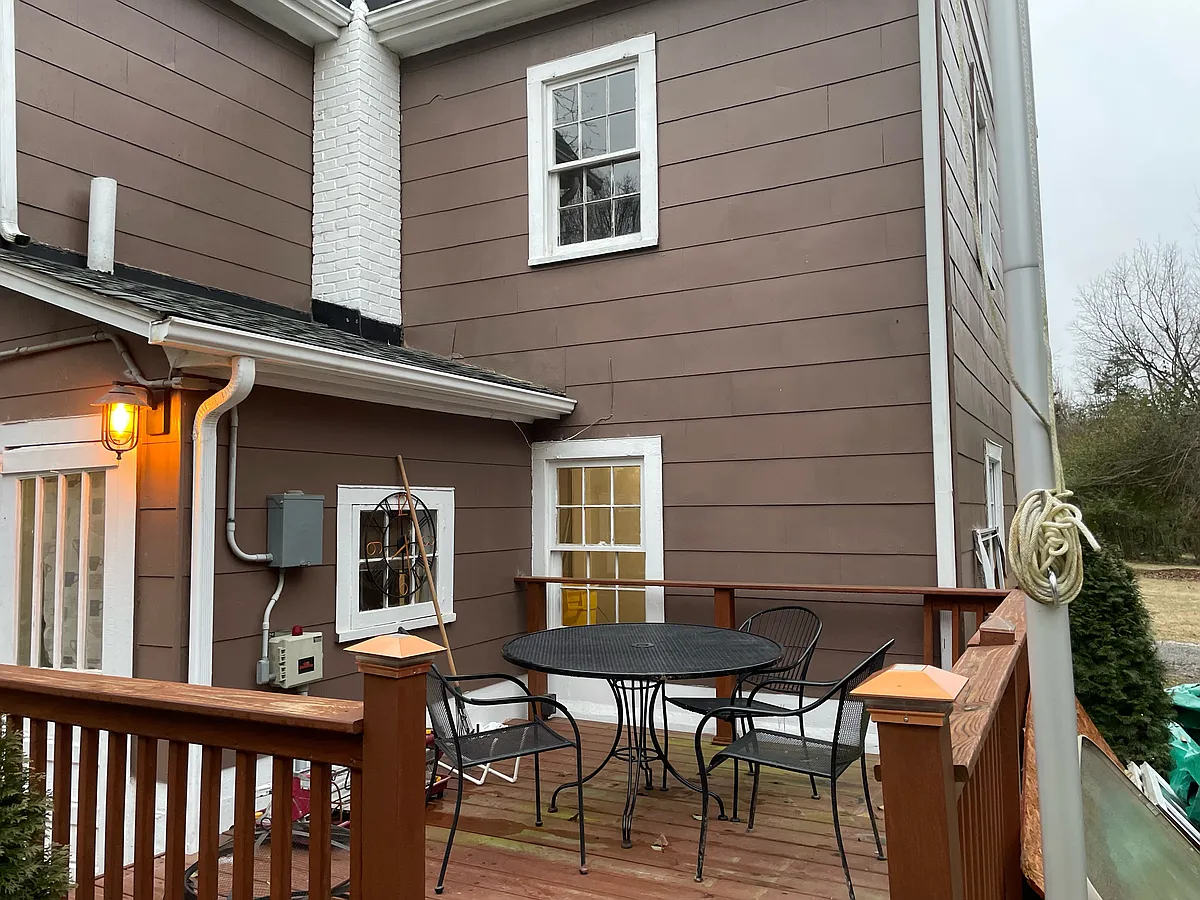 Patio deck - 262 N Main St #C