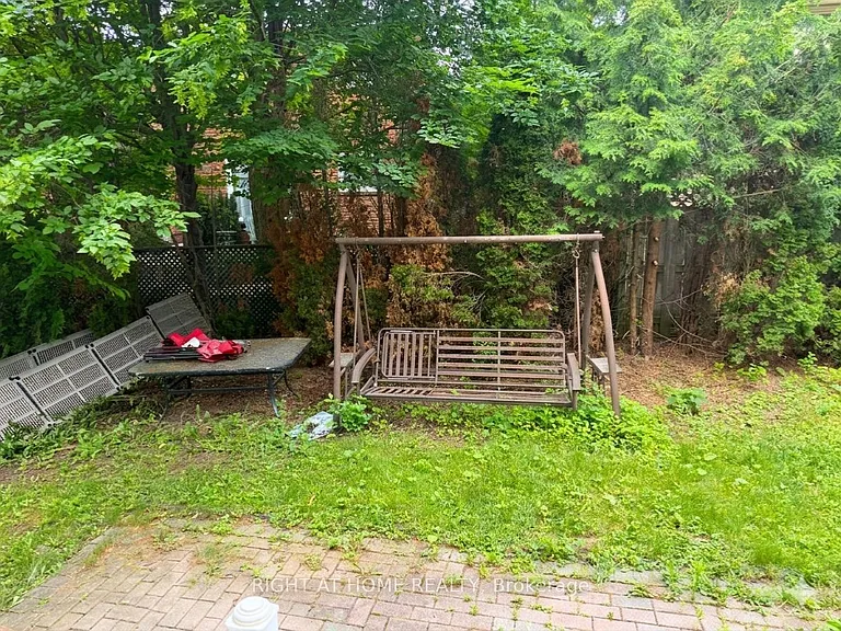 37 Versailles Ct — Photo 17