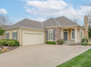 11811 S Carriage Rd, Olathe, KS 66062