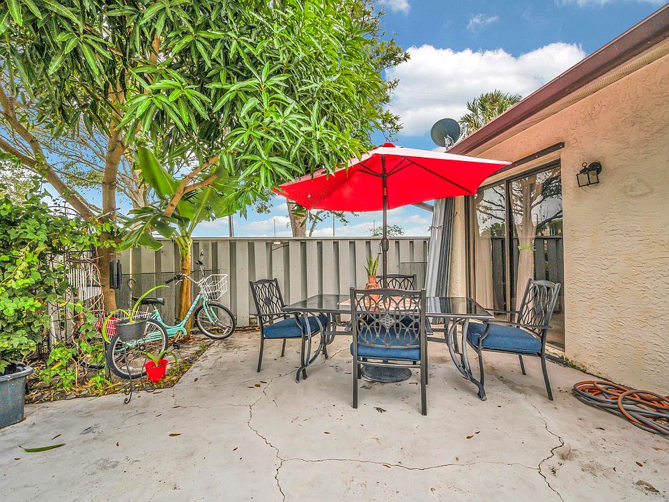 1319 Peppertree Trl Fort Pierce FL | Zillow