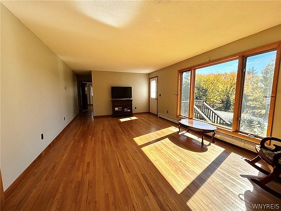4th image of 3564 Roszyk Hill Rd
