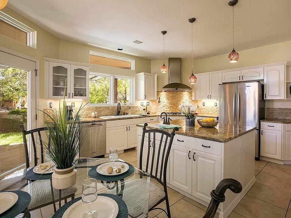 Large bright chef's kitchen. Door with digital lock, never get locked out.