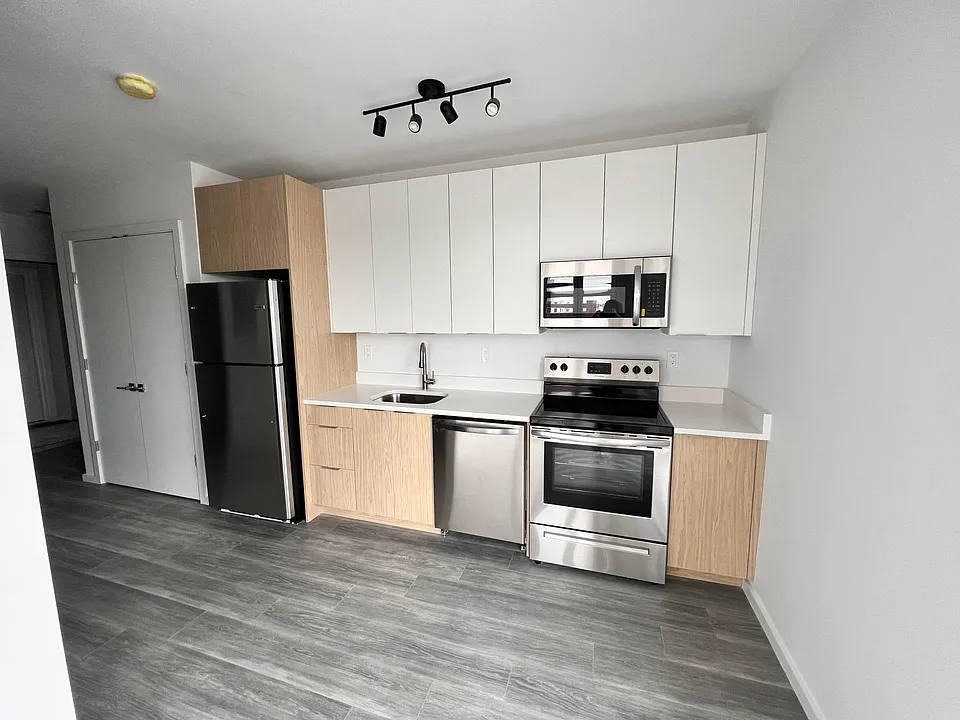 160 Middlesex St #304