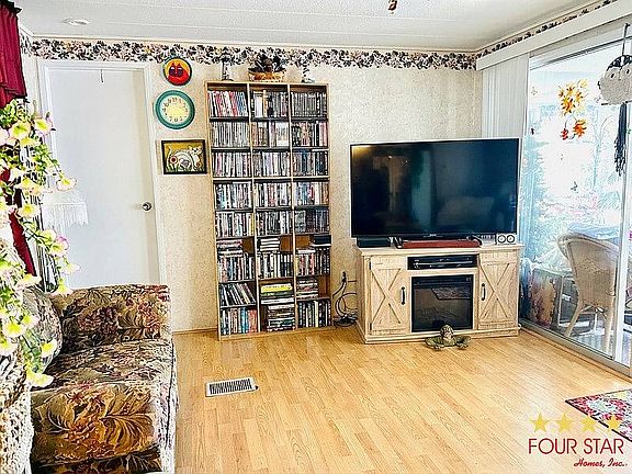 4th image of 107 Queens Dr