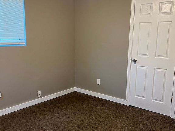 4th image of 3938 N Sheridan Ave
