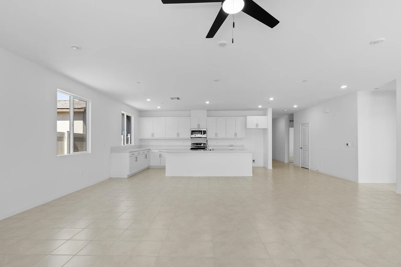 3 bed, 2018 sqft, $3,500 — Photo 2