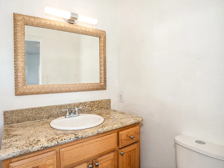 362 Oe St — Photo 6
