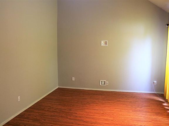 4th image of 7624 Hollow Forest Dr