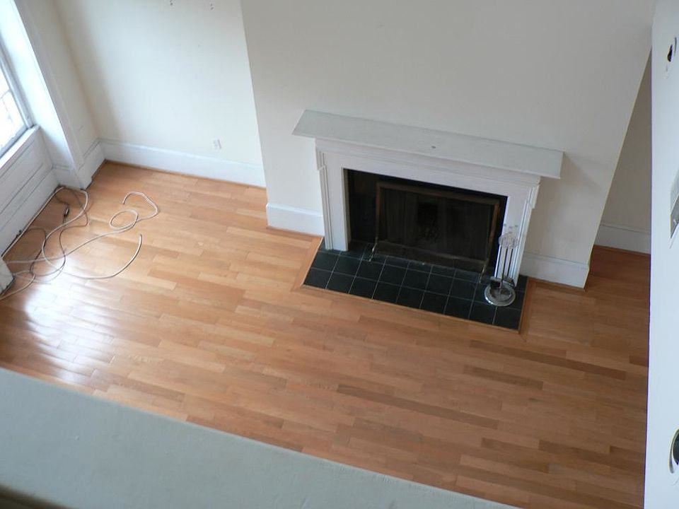 1st image of 908-10 Spruce St #12