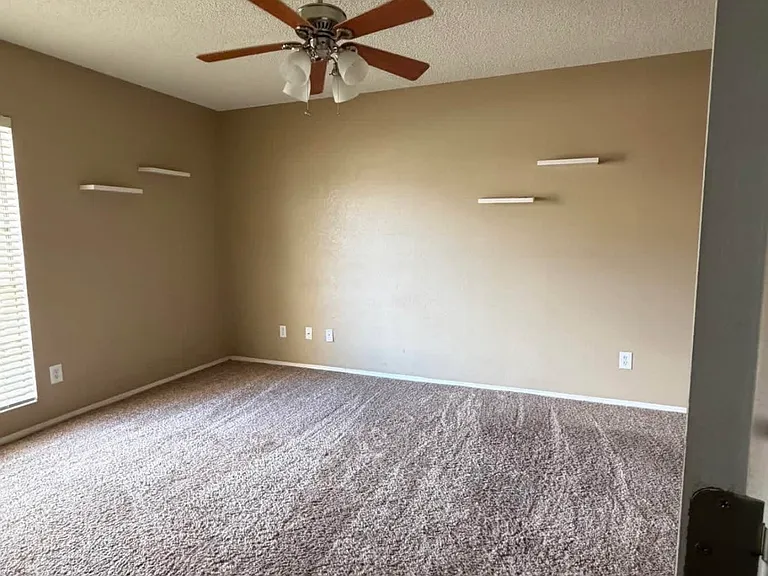 10143 W Colter St — Photo 12