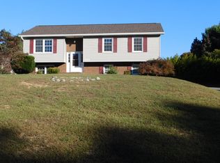 209 Lakeside Dr, Stephens City, VA 22655