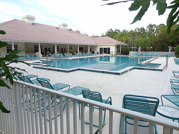 2nd image of 241 Blue Heron Lake Cir