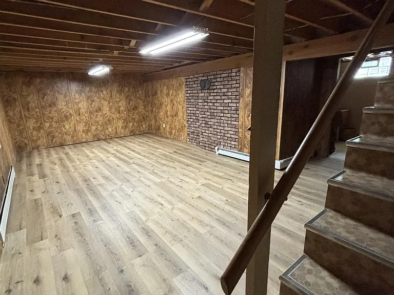 611 Birch St — Photo 14