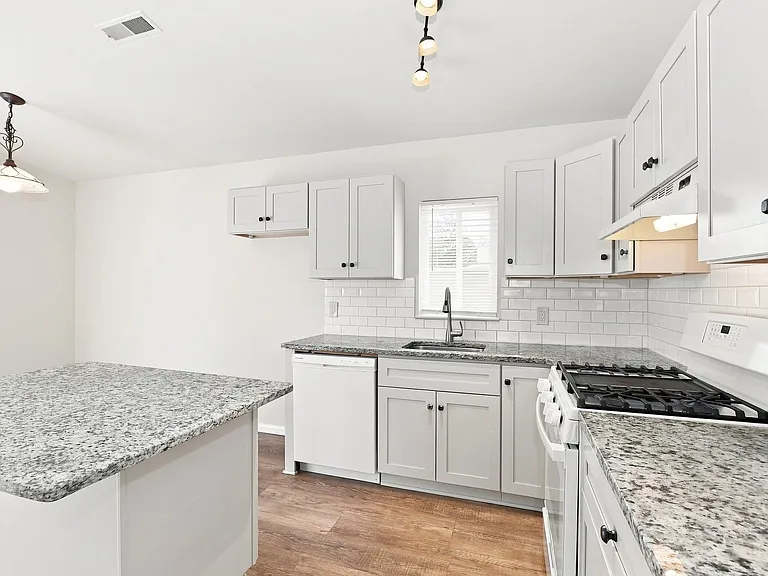 2824 Moreland Rd — Photo 7