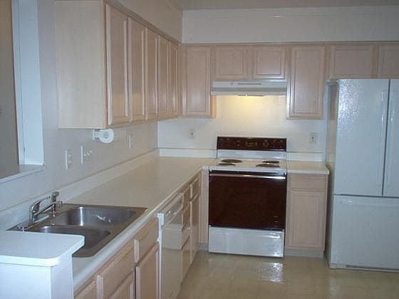 5th image of 9937 Edgewood Ln Unit G