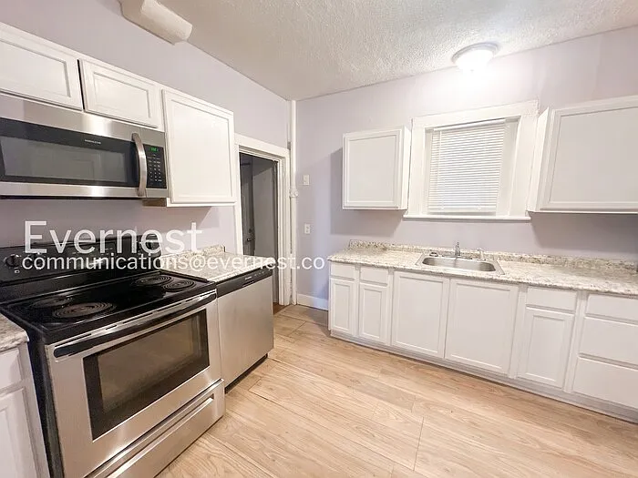 347 Maple Blvd — Photo 3