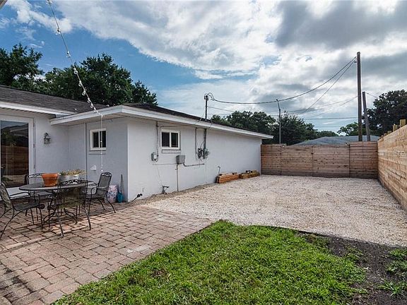 3rd image of 307 N Himes Ave