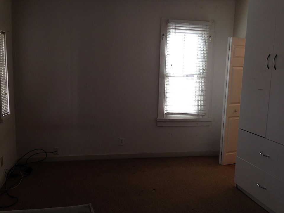 2nd image of 419 S 6th St Room 1