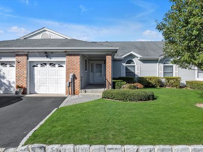 20 Primrose Lane, North Babylon, NY, 11703