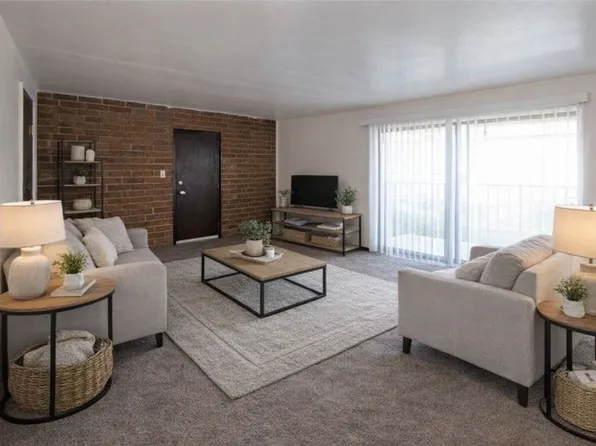 1913 Canal St APT 3B, Blue Island, IL 60406