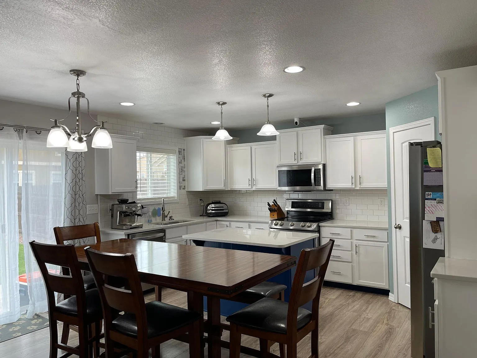 4 bed, 2349 sqft, $2,621 — Photo 3