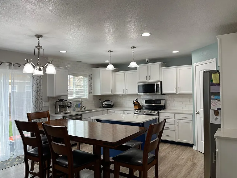 6521 Donahue Dr — Photo 3
