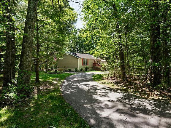 3rd image of 2338 Mountain Laurel Dr