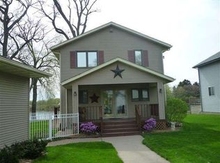 9814 Queen Oaks Dr, Machesney Park, IL 61115