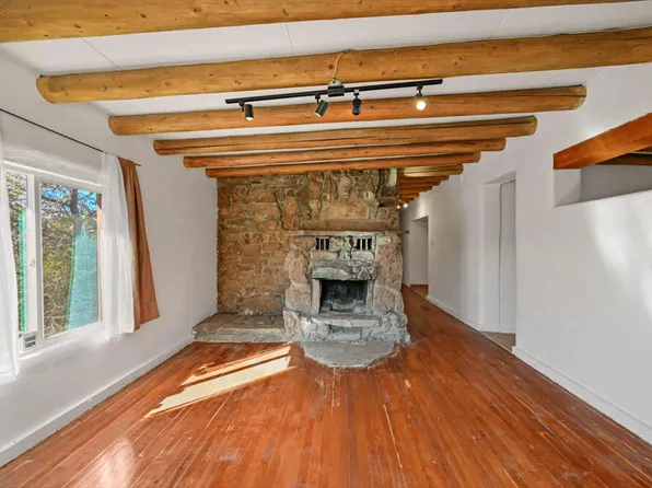 436 Apodaca Hill St, Santa Fe, NM 87501