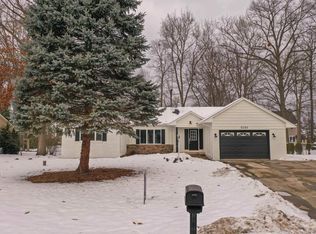 5200 Lin Hill Dr, Swartz Creek, MI 48473