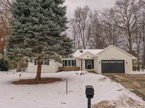 5200 Lin Hill Dr, Swartz Creek, MI 48473
